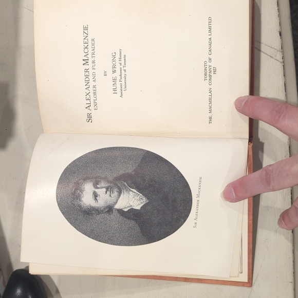 1927 "Canadian Men Of Action" By Hume Wrong - Picture 6 of 12